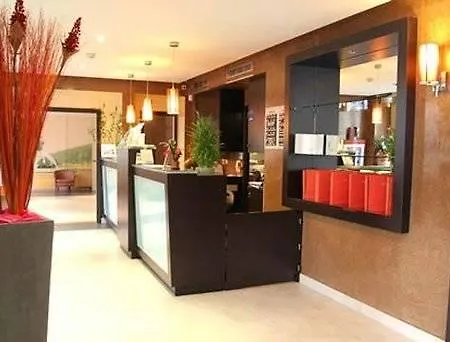 アンドレ ラタン 3*