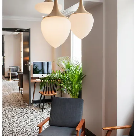 アンドレ ラタン