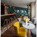 Otel Andre Latin